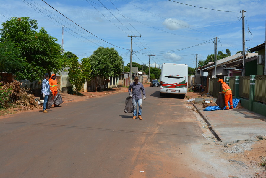 Prefeitura prossegue com mutirão de limpeza nos bairros Seac, Boa Vista e centro da cidade