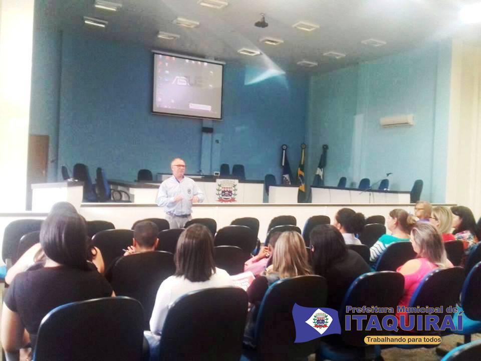 VISA, Senac e Prefeitura de Itaquiraí orientam profissionais de salões beleza a regularizarem atividades