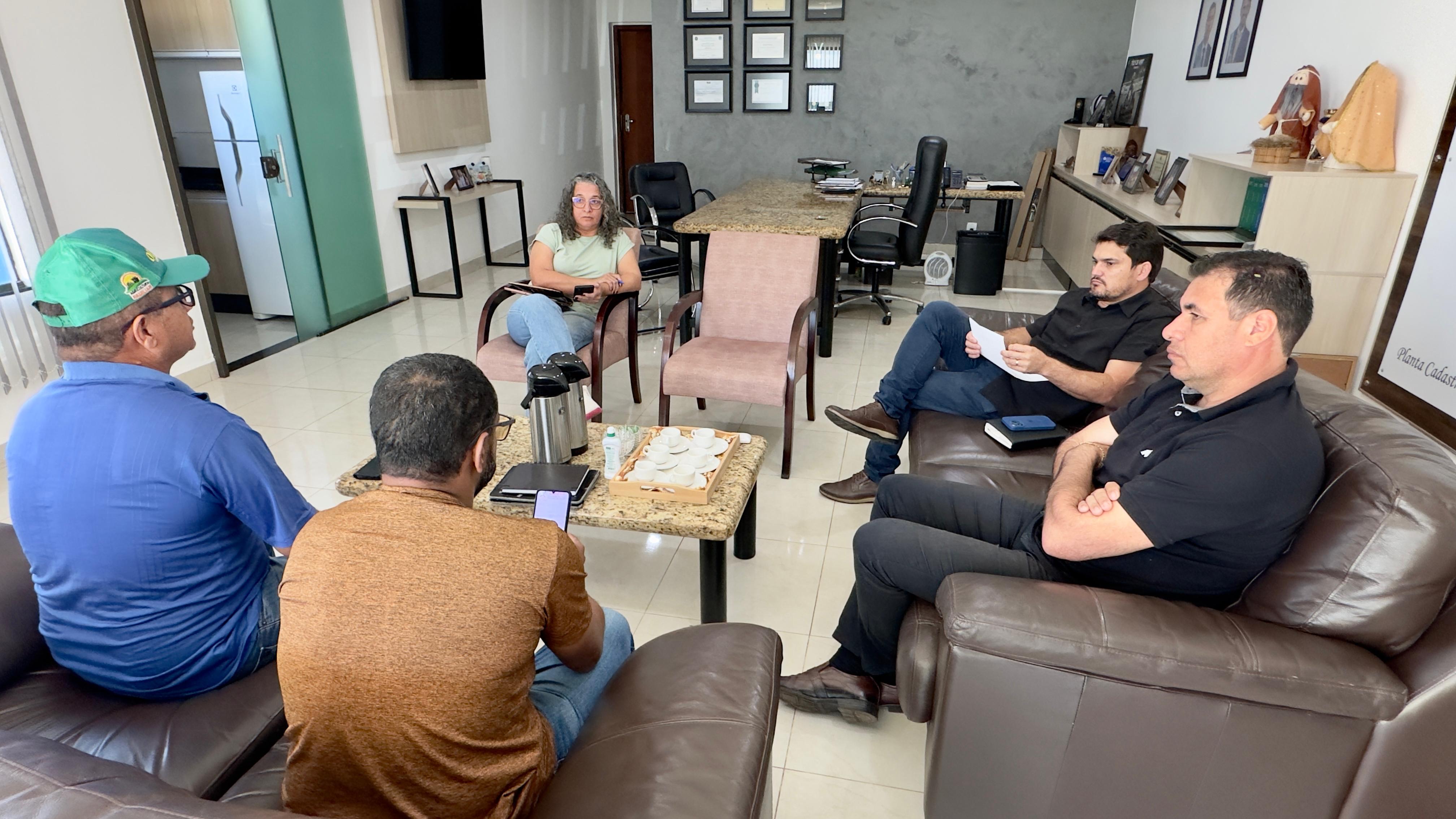 Prefeitura de Itaquiraí e SINSEMI discutem melhorias para os servidores municipais