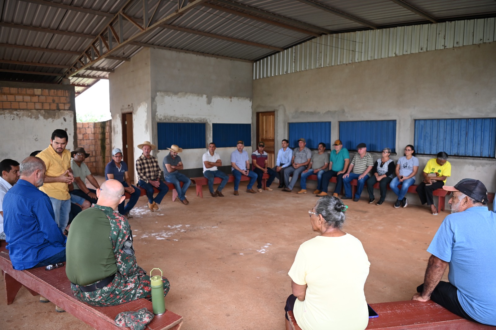 Estradas e erosões estão entre os assuntos discutidos pela Prefeitura, PMA e comunidade rural de Itaquiraí