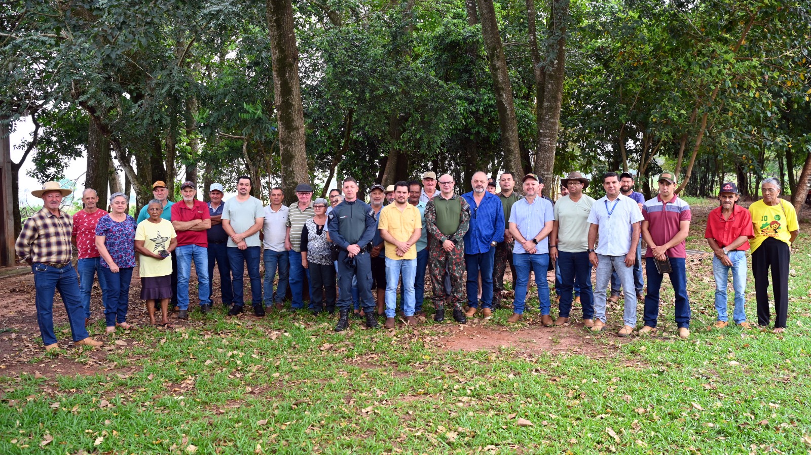 Estradas e erosões estão entre os assuntos discutidos pela Prefeitura, PMA e comunidade rural de Itaquiraí