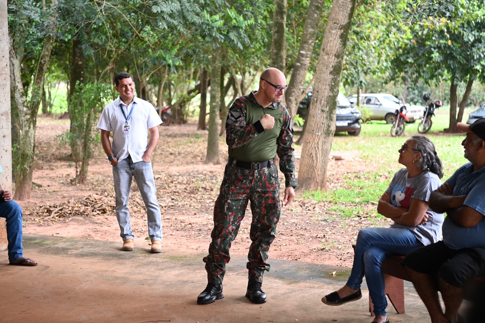 Estradas e erosões estão entre os assuntos discutidos pela Prefeitura, PMA e comunidade rural de Itaquiraí