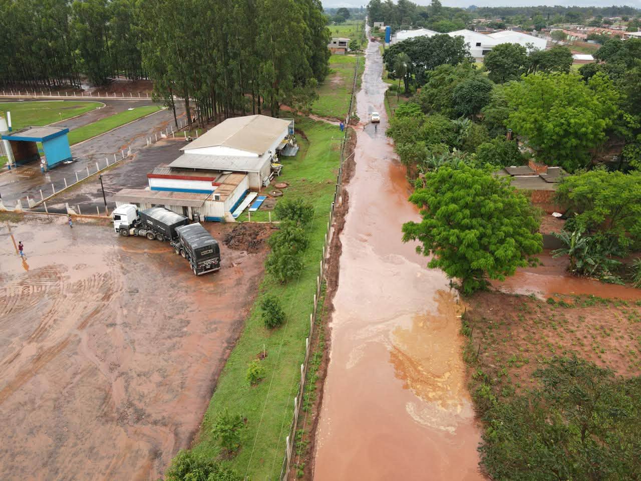 Chuva passa de 379 milímetros nos últimos dias e causa estragos nas estrada rurais