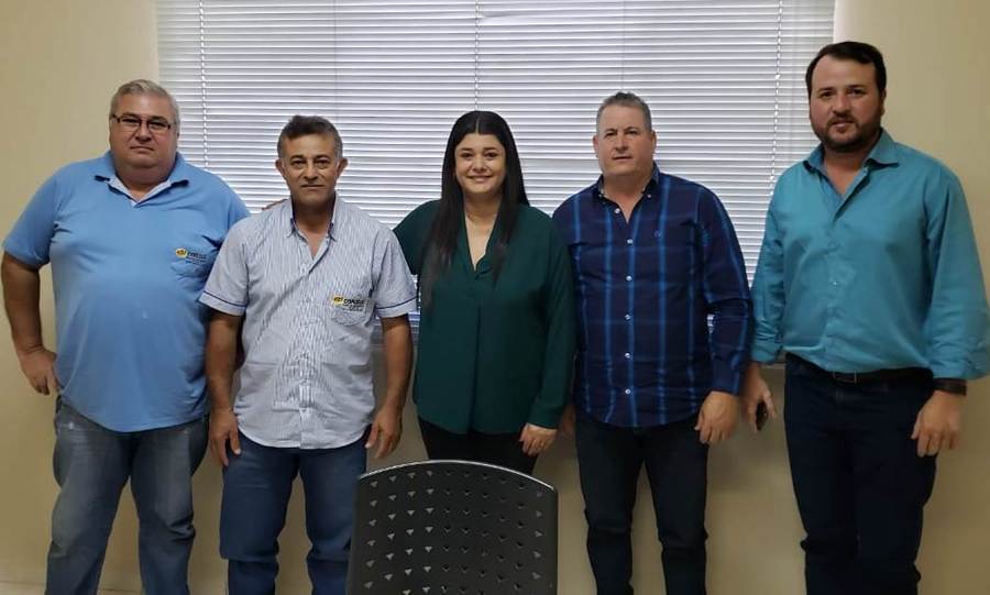 Deputada federal Rose Modesto confirmou apoio ao projeto de industrialização do leite às autoridades itaquiraienses.