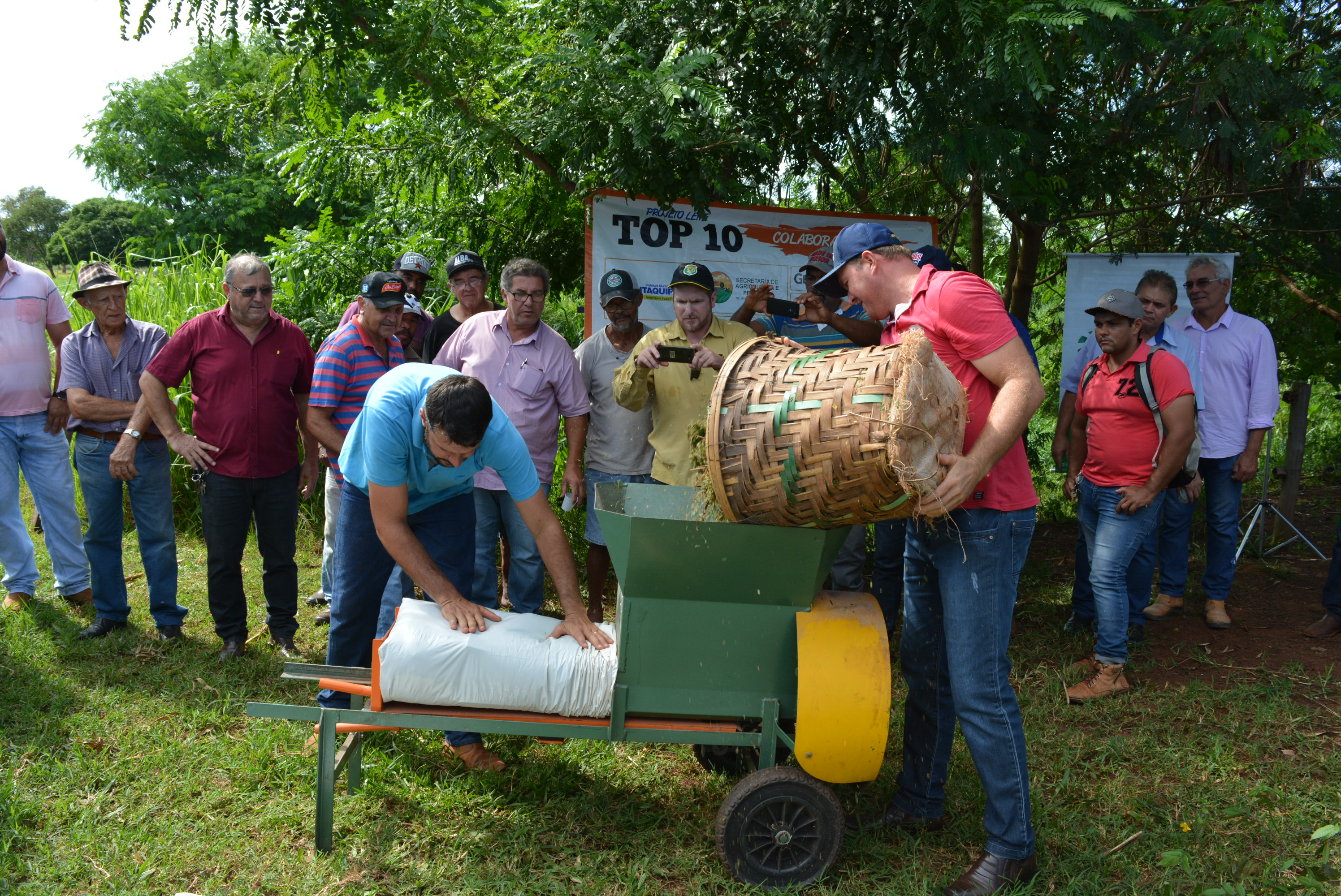 Em “Café com o produtor” Prefeitura de Itaquiraí apresenta o sucesso dos capins capiaçu e kurumi