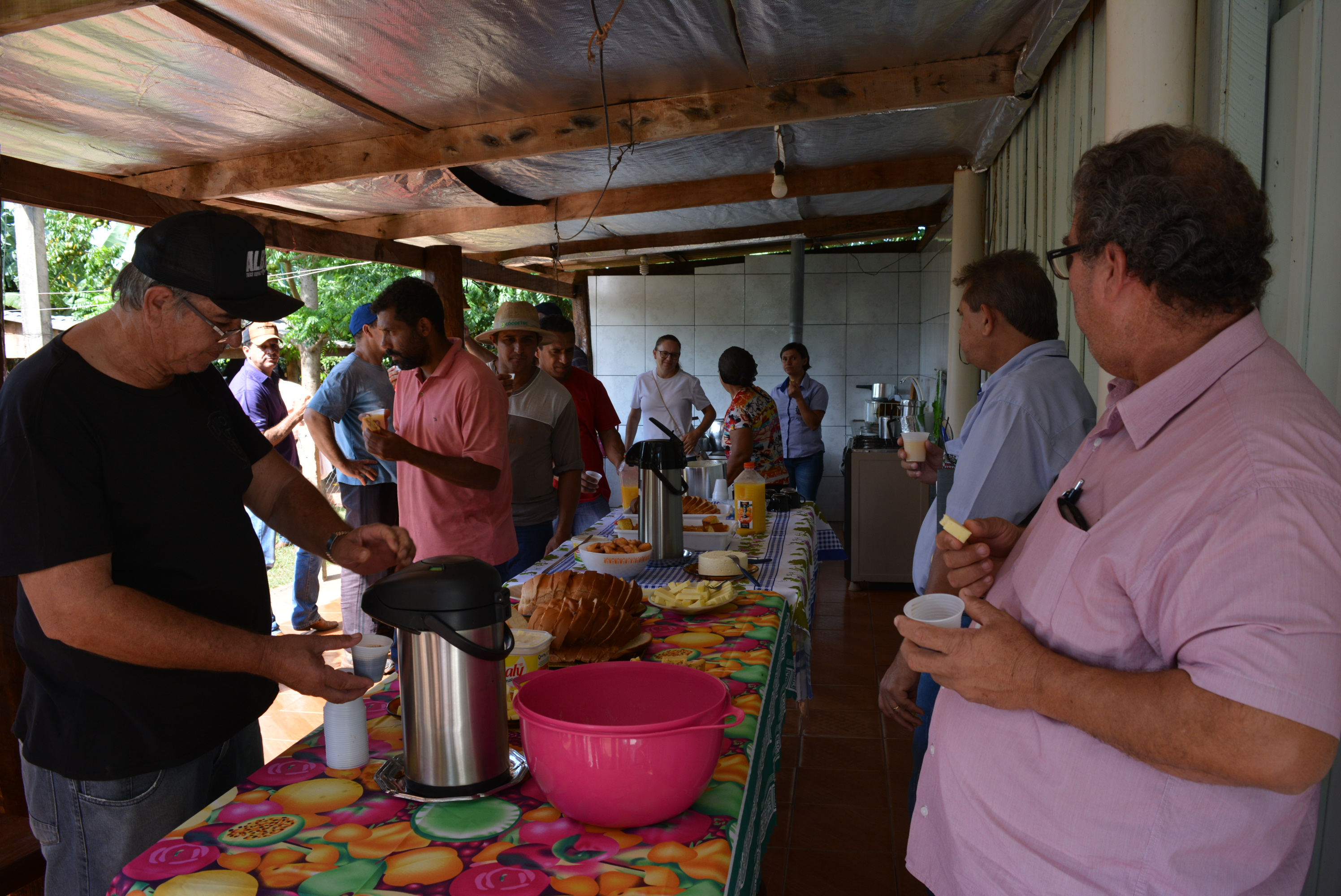 Em “Café com o produtor” Prefeitura de Itaquiraí apresenta o sucesso dos capins capiaçu e kurumi