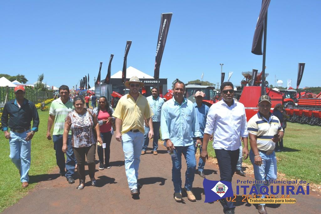 Vice-prefeito Geovane, secretários e produtores rurais de Itaquiraí marcam presença no Show Rural Coopavel