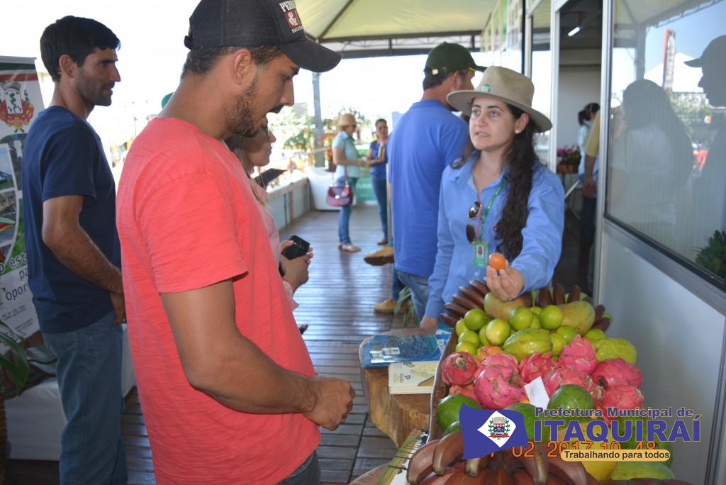 Vice-prefeito Geovane, secretários e produtores rurais de Itaquiraí marcam presença no Show Rural Coopavel
