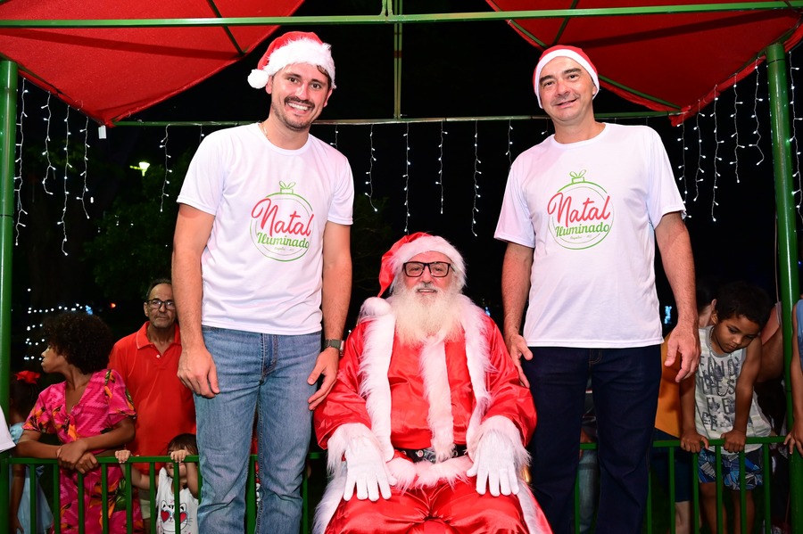 Prefeitura de Itaquiraí inaugura decoração natalina
