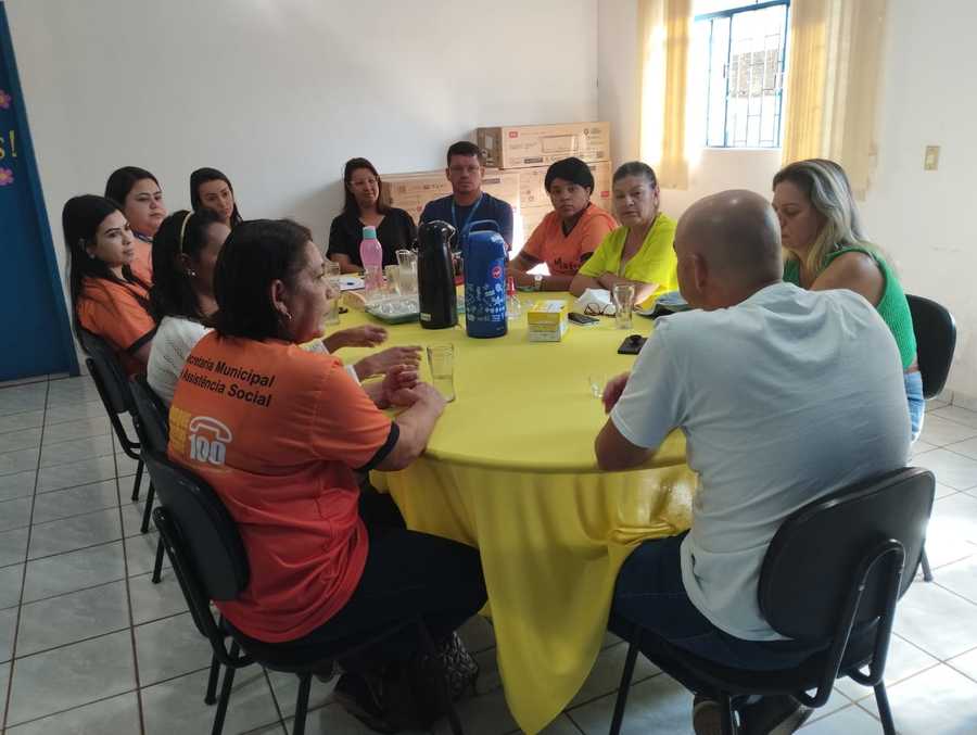 Servidores da Secretaria de Assistência Social recebem capacitação de médico psiquiatra