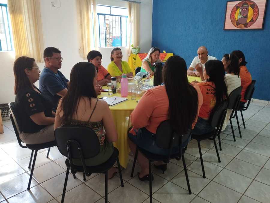 Servidores da Secretaria de Assistência Social recebem capacitação de médico psiquiatra