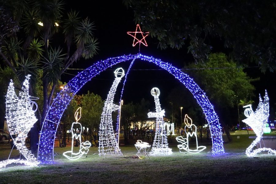 Decoração de Natal da Praça Santos Tomazelli é o novo cartão de